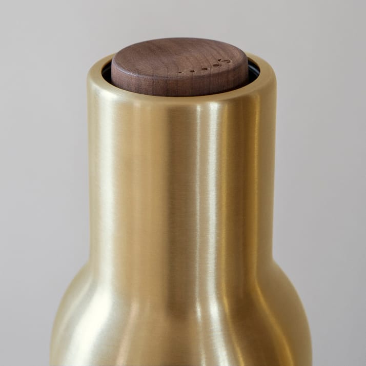 Bottle Grinder -maustemylly metalli, 2-pakkaus, Brushed brass (saksanpähkinäkansi) Audo Copenhagen