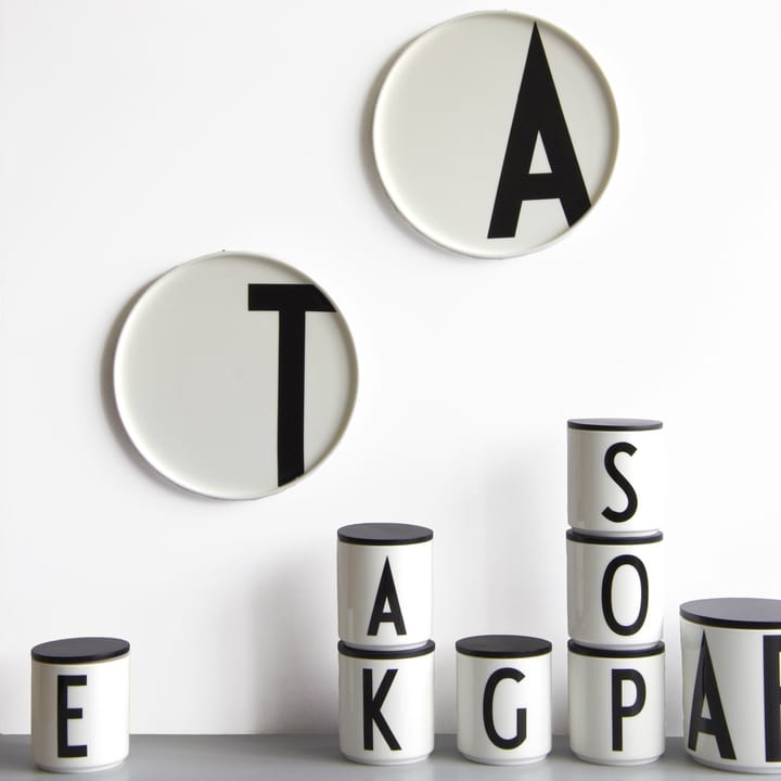 Design Letters lautanen, B Design Letters