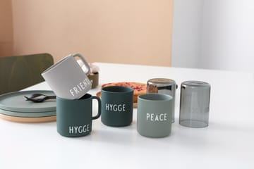 Design Letters -suosikkikuppi kahvalla 25 cl - Hygge-dark green - Design Letters