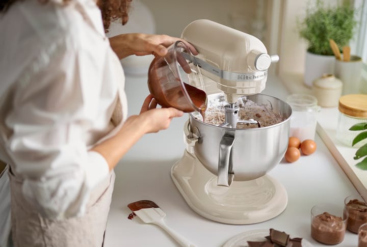 Artisan keittiökone nostovarrella 5,6 L, Almond cream KitchenAid