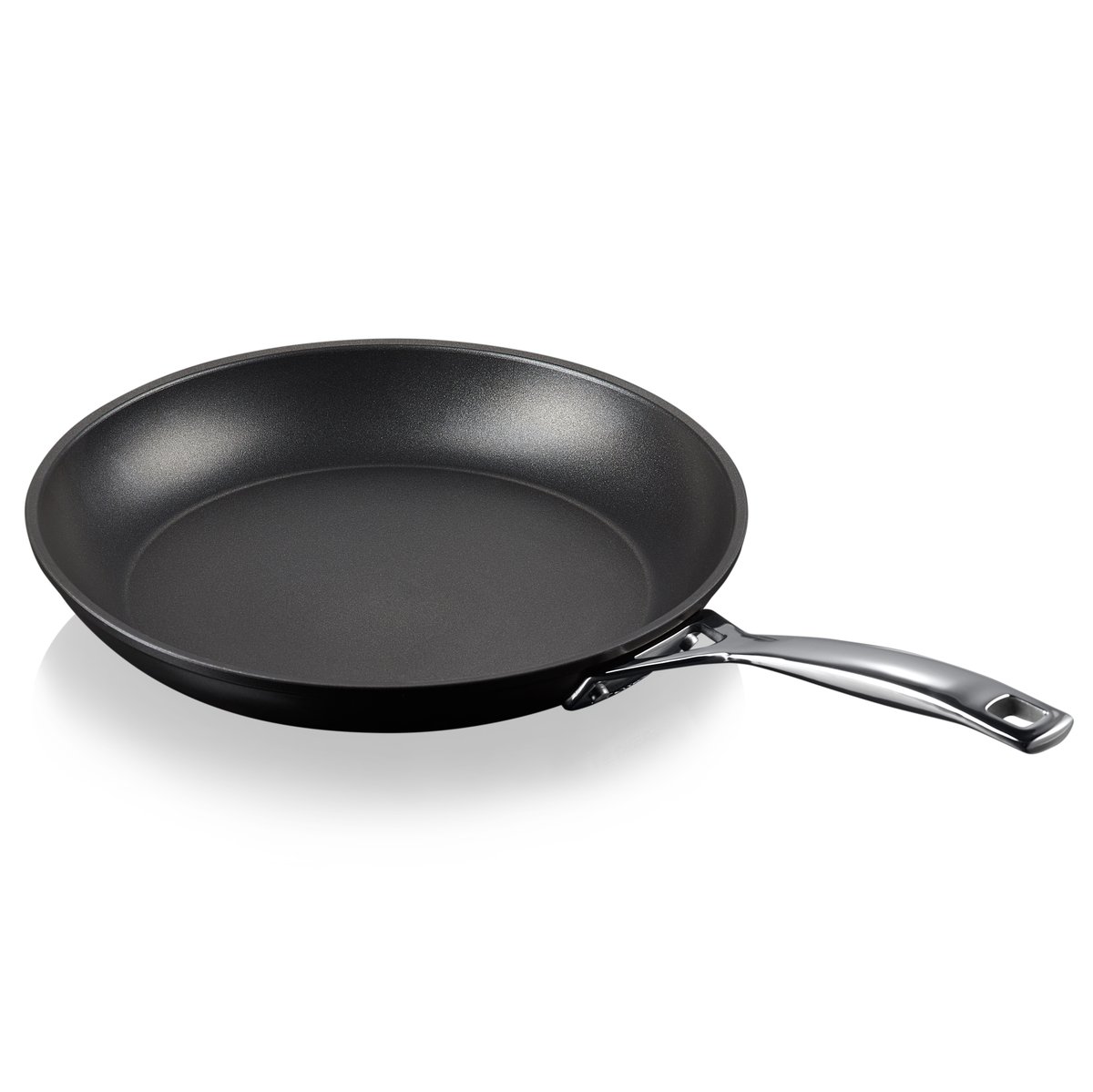 Le Creuset Le Creuset alumiininen paistinpannu 4,5×28 cm