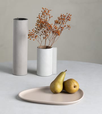 Curve Stoneware lautanen 26x30 cm - Hiekka - LIND DNA