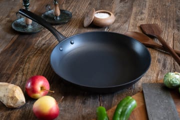 Satake paistinpannu, kevyt valurauta non stick - 30 cm - Satake