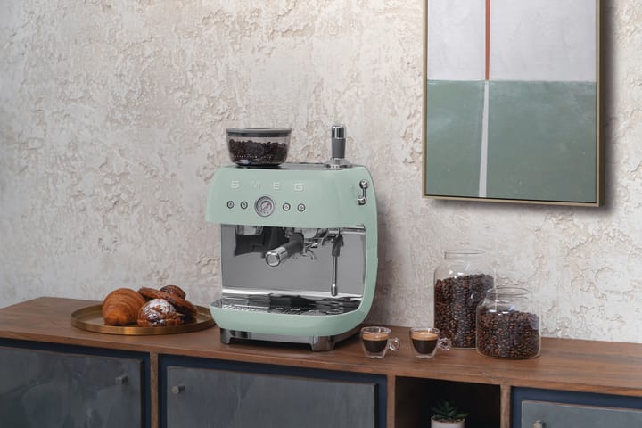 Smeg 50's Style espressokone kahvimyllyllä, Pastellinvihreä Smeg