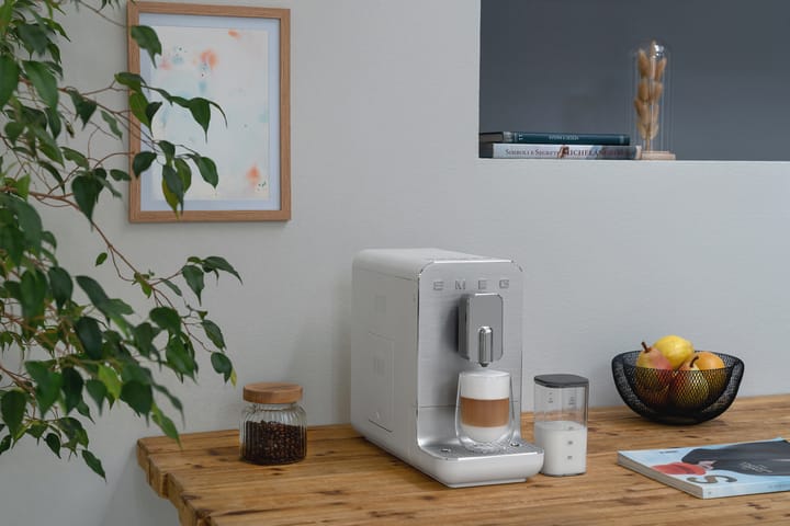 Smeg espressokone automaattinen 1,4 l, Valkea Smeg